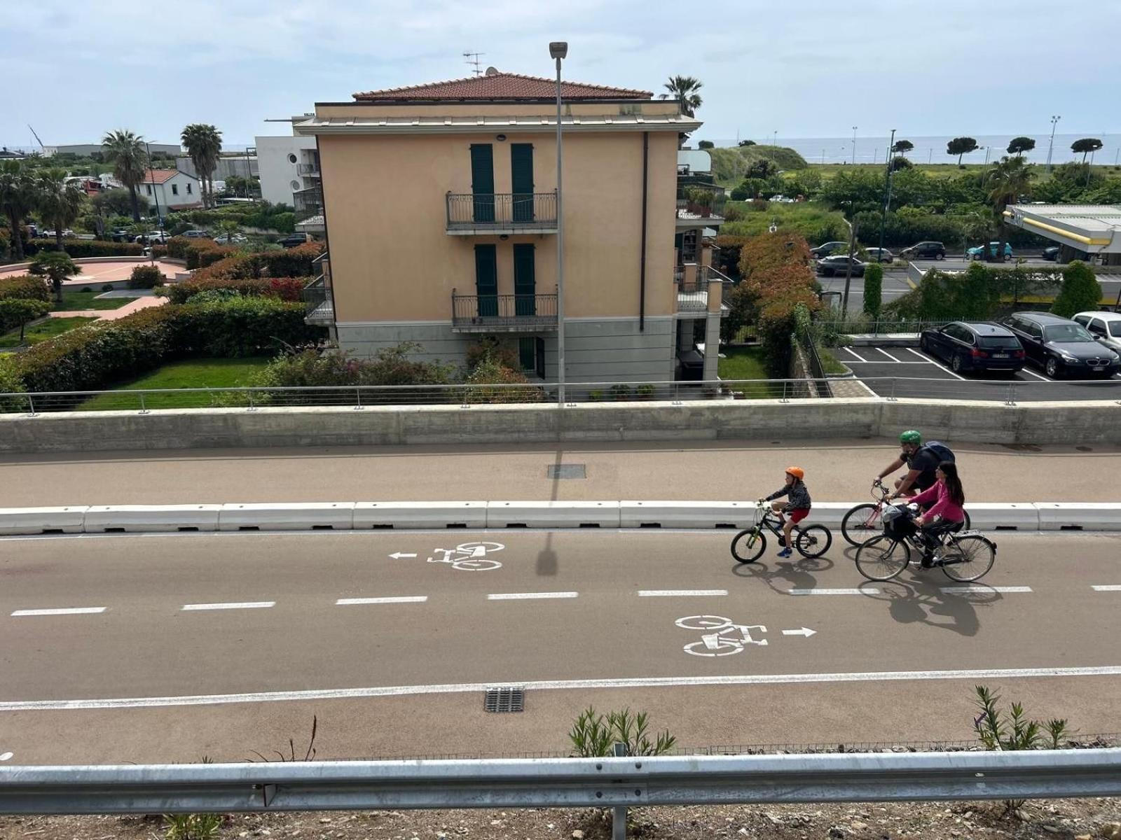 Appartamento Incantevole A 100Metri Dal Mare E Accanto Alla Pista Ciclabile Imperia Luaran gambar